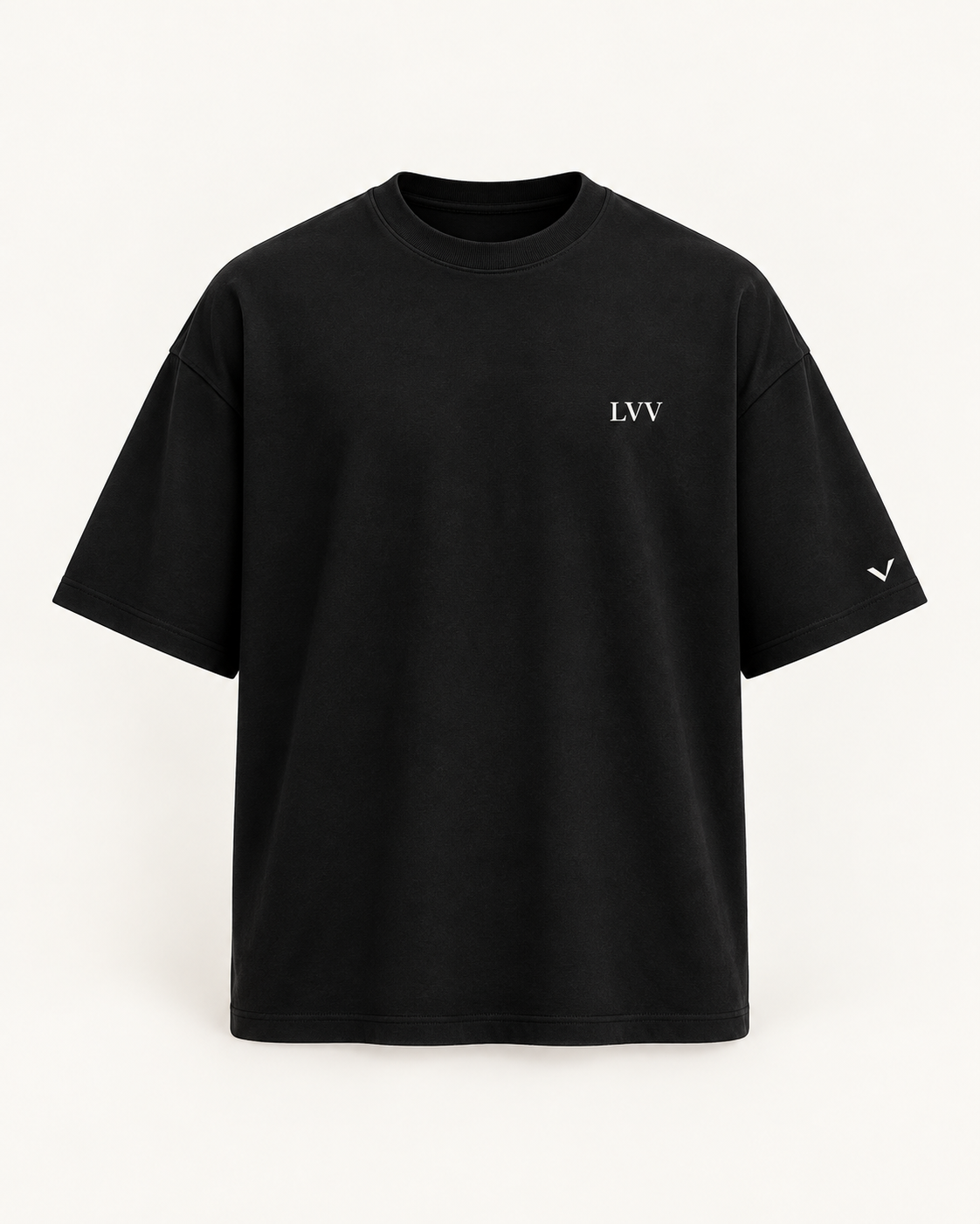 Camiseta Oversized LEVVERO preta, frente, monograma LVV